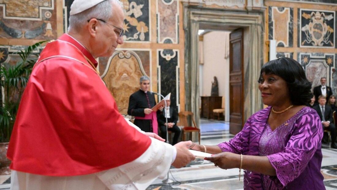 El Papa recibe a trece nuevos embajadores ante la Santa Sede

