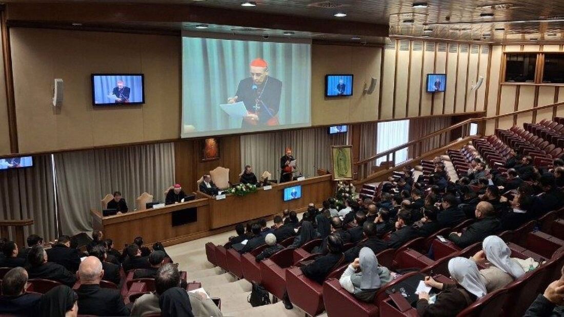 El Papa exhorta a los sacerdotes latinoamericanos a vivir con valentía

