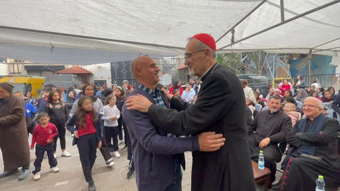 El Patriarca Pizzaballa visita Gaza para celebrar la Navidad con los fieles

