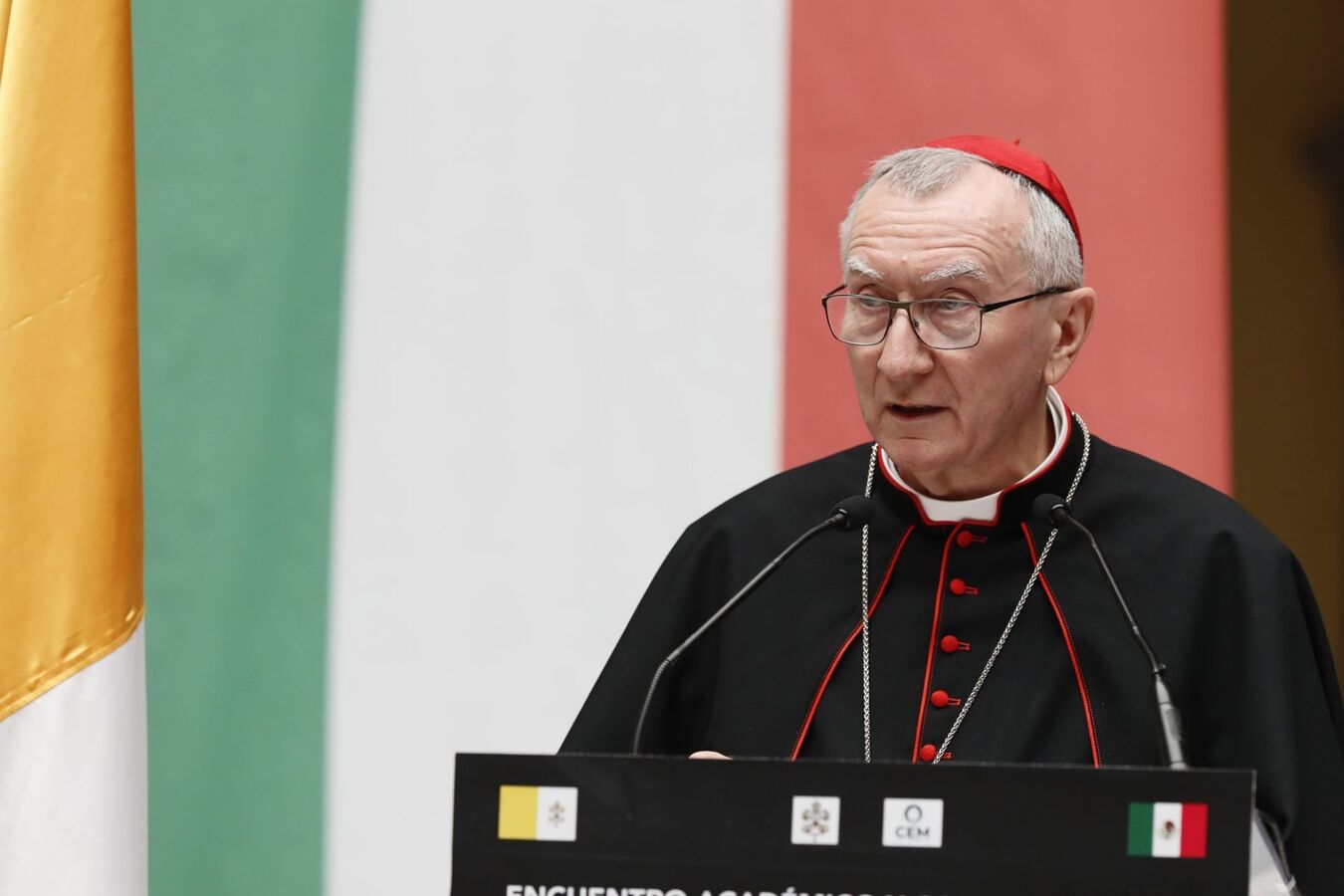 Parolin pide a los políticos italianos poner a Cristo en el centro