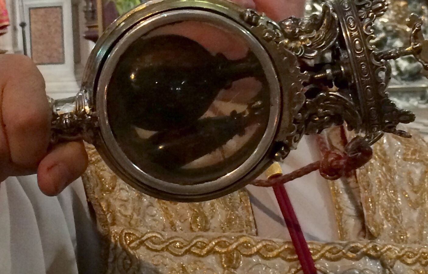 Nápoles presencia nuevamente el milagro de la sangre de San Genaro